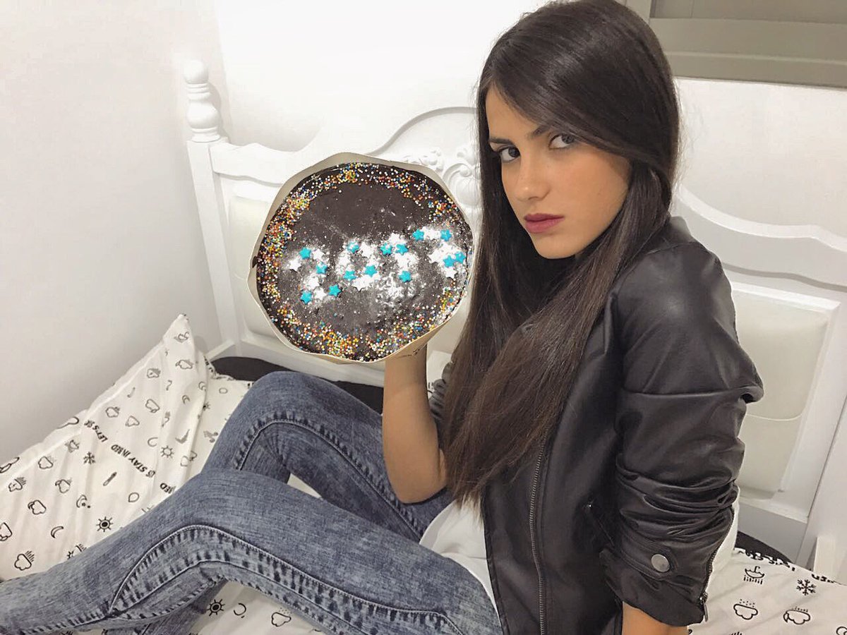 barr0200's tweet image. 