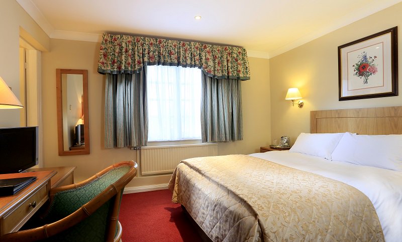 Special Offer for FRIDAYS. B&amp;B for just £79 when you use the promo code FRI. Book here: macdonaldhotels.co.uk/booking/search…