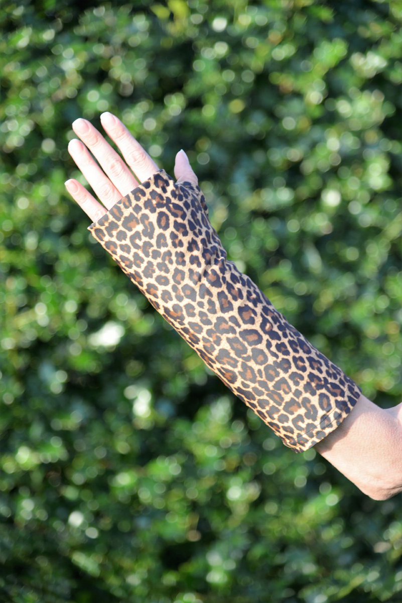 super_sleeve's tweet photo. Keep your cast clean and protect your arm cast with this cool cheetah / leopard print #castcover #brokenarm #castprotector #brokenbone https://t.co/pMvQW3tBYq