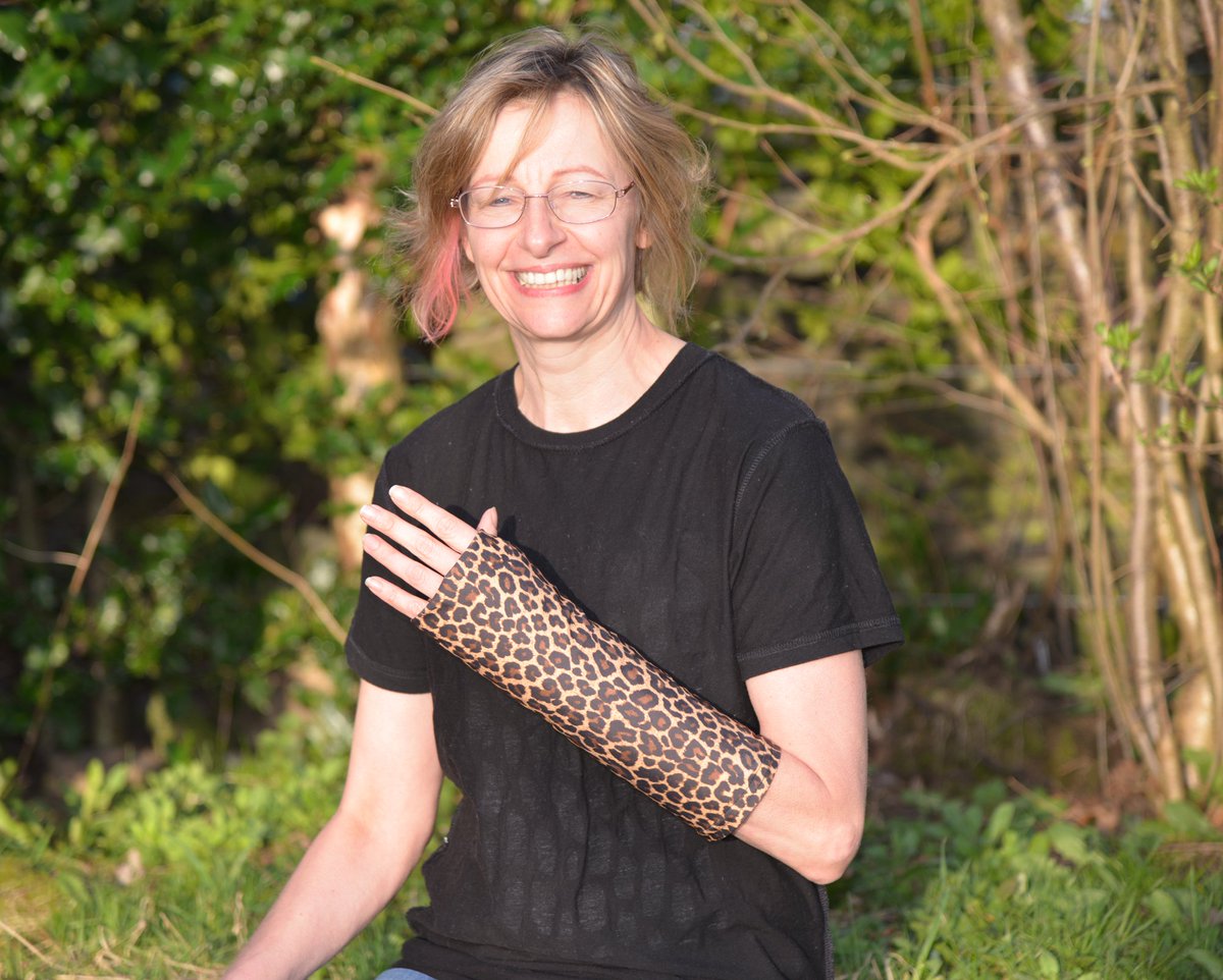 super_sleeve's tweet photo. Keep your cast clean and protect your arm cast with this cool cheetah / leopard print #castcover #brokenarm #castprotector #brokenbone https://t.co/pMvQW3tBYq