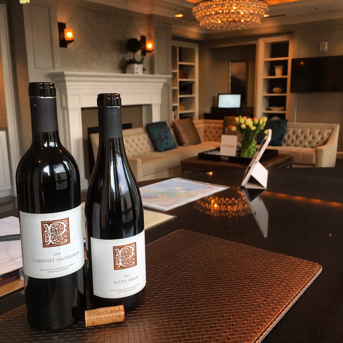PeaceLandWines's tweet photo. @RitzCarlton Residence #SanFrancisco were honored to pour tonight🍷✨ https://t.co/67gzgrFLPZ