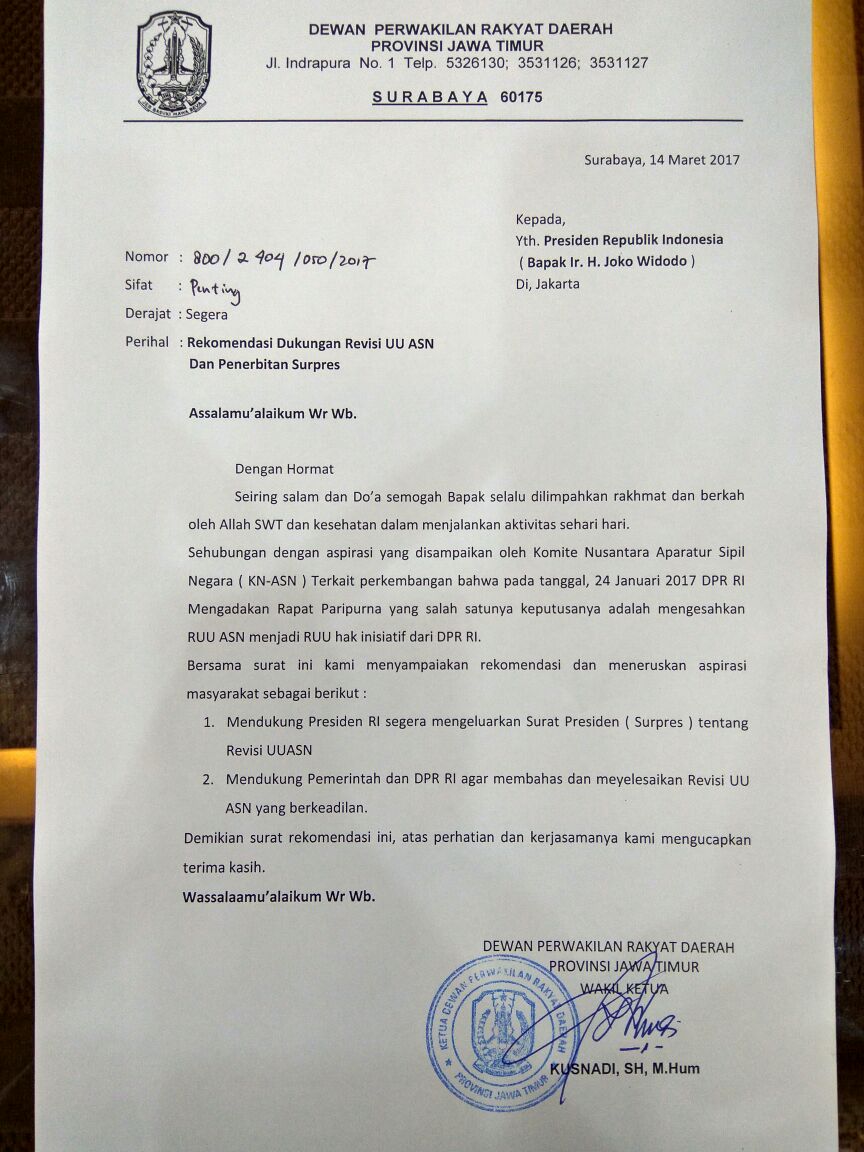 dents_prita's tweet photo. terimakasih @dprdjatim mdh2an surat ini kilat nympk k pak @jokowi segerakan #SahkanRevisiUUASN @DPR_RI @kempanrb #save35+ https://t.co/3s44BQyPAm