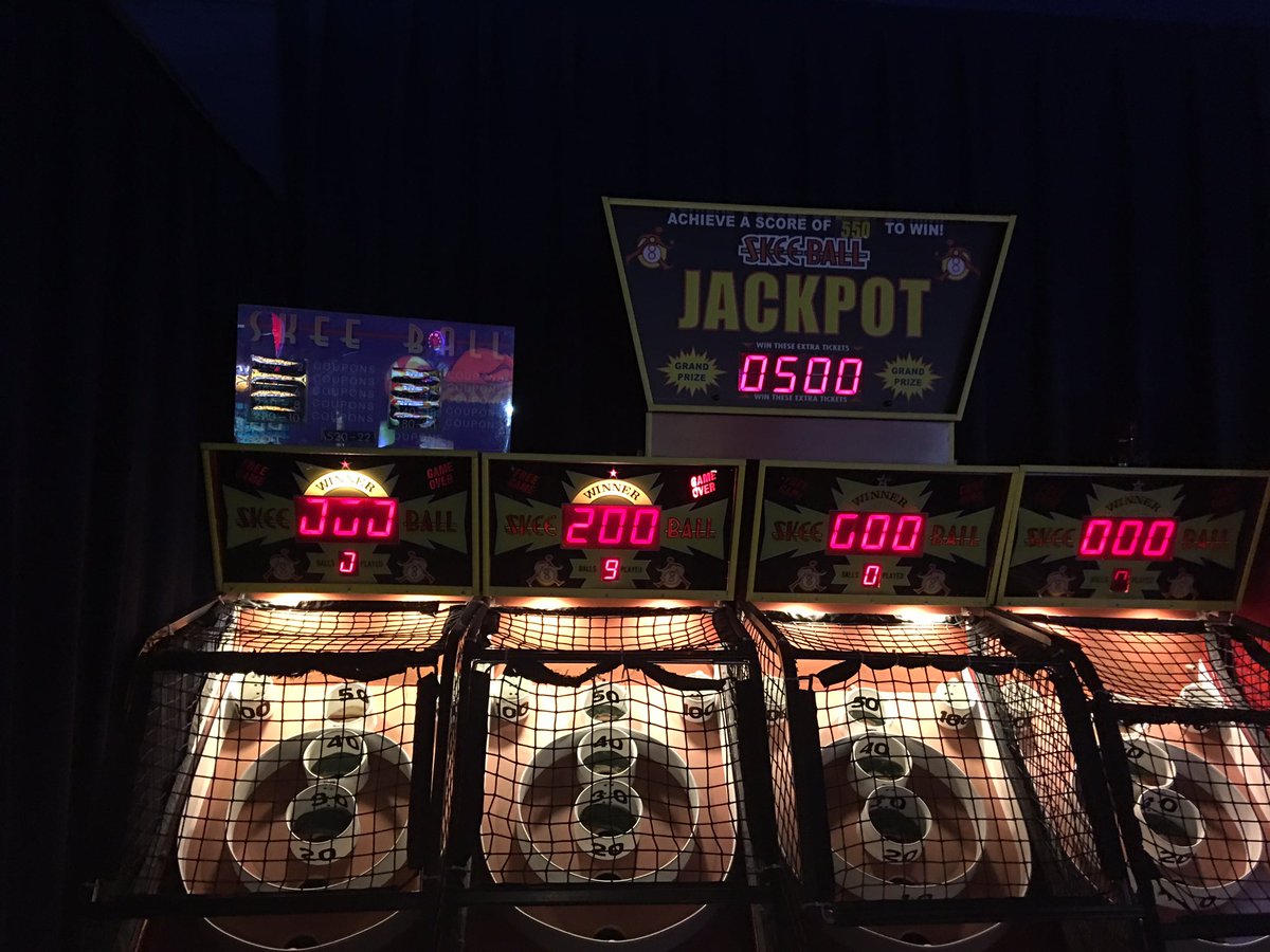 theballiswild's tweet photo. Skee ball @DaveandBusters 290. #teamunibrow https://t.co/HFsIEaz2kA