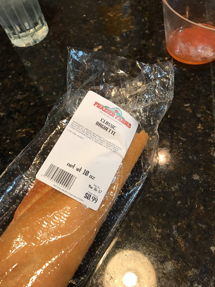 eroth40's tweet image. @FrazierFarmsMKT classic baguette?From where?Dense, hard  thick crust #nofrenchhere should not use the description if not true #Longbread 👍🏻