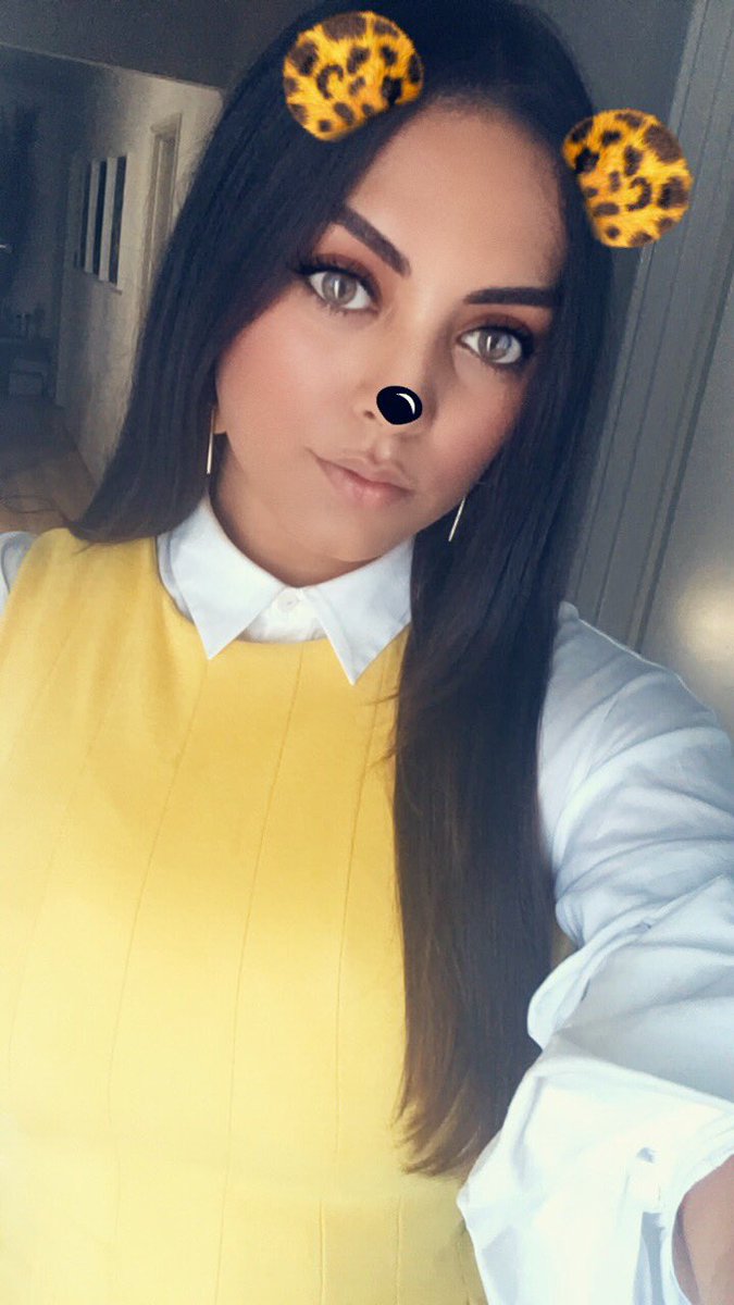 Dressed like #Belle &amp; accessorised like a #beast for the #premiere of #BeautyAndTheBeast 🥀<a href="/Disney/">Disney</a> it was magnificent 🙌🏽❤ #disney