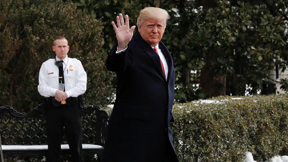 CBCNews's tweet photo. Trump expected to roll back U.S. fuel-economy requirements https://t.co/FxqwkZQX5d https://t.co/t48a6SxF8H