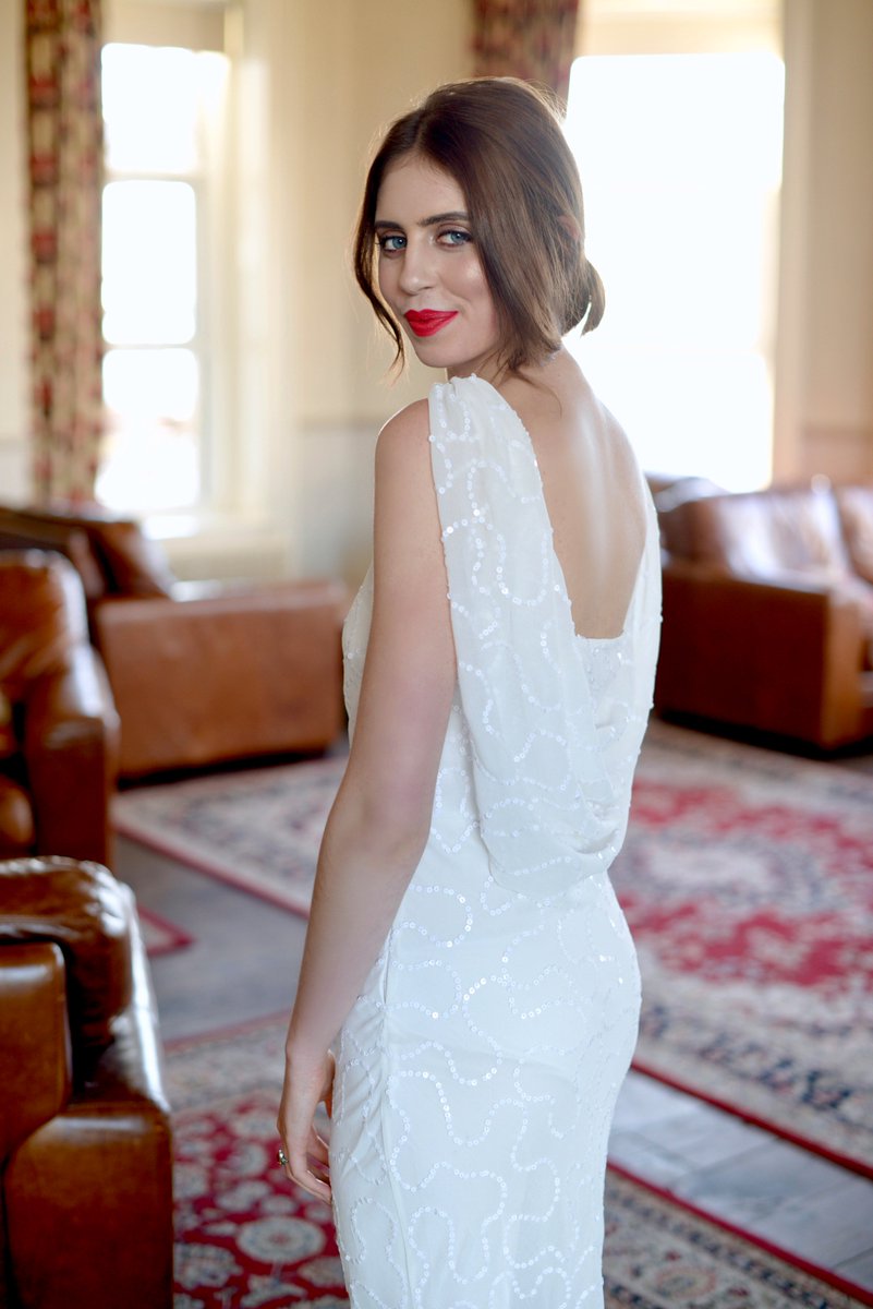 I just LOVED doing bridal make up on this stunning beauty, Florence Andrea. Photo was taken at the fabulous Walton Park Hotel, Clevedon.😍