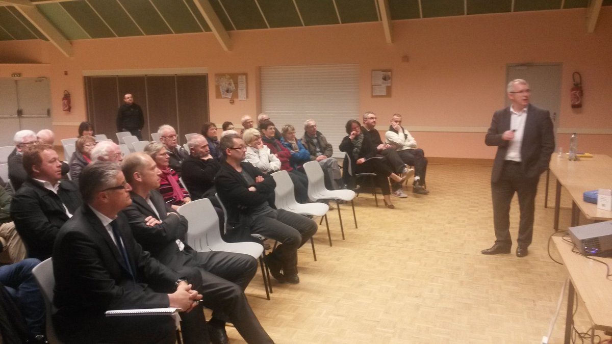 Nle réunion publique sur le #FTTH sur Louvigne avec #LavalAgglo  et Laval THD: 54% raccordes pour une moy. de 42% sur #LavalAgglo