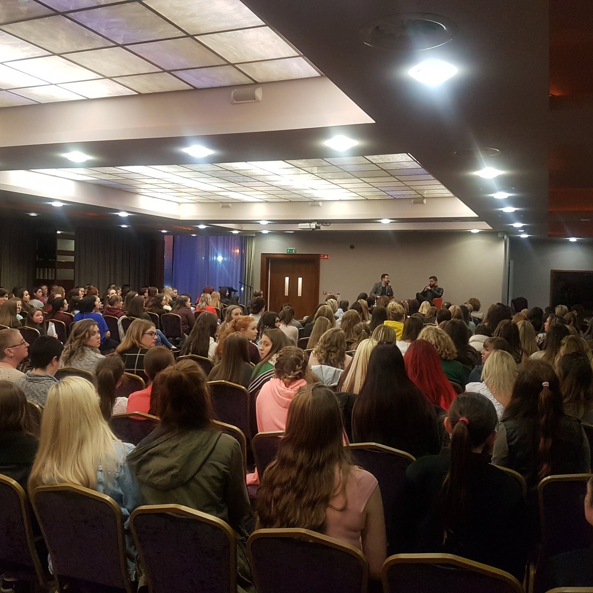 ken_logan's tweet photo. Clayton Hotel Galway  Full House Meet &amp; Greet with Dan Ewing AKA HEATH BRAXTON HOME AND AWAY @_DanEwing https://t.co/BfflsGrUcm