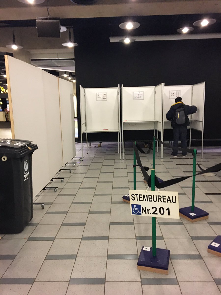 jetpie's tweet photo. Anddd, all votes are in!#andthewinneris? #nodomino #verkiezingen #nederlandkiest #tk17 https://t.co/YvEzXmwEoF