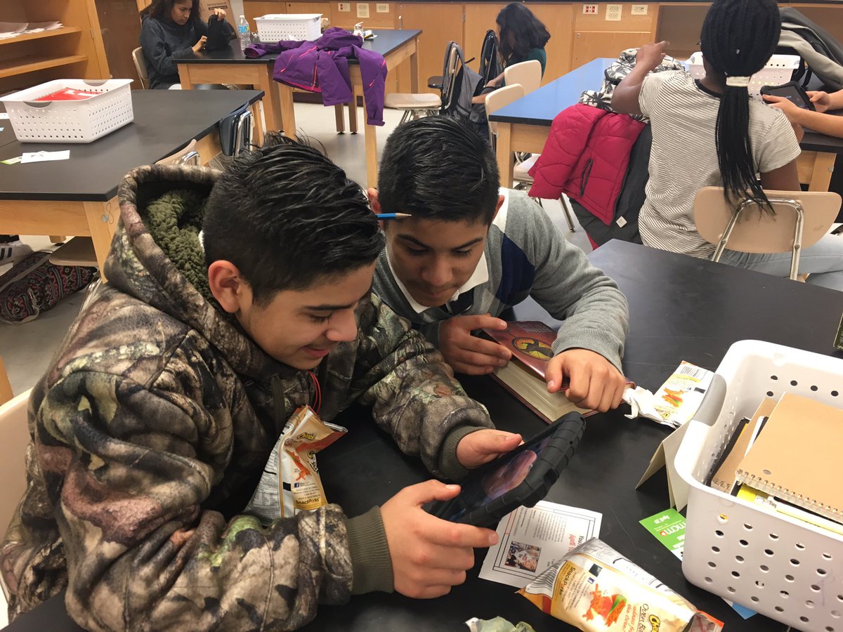 MandiWyndham's tweet photo. Let's edit @MVMS_MCPS with the #MVMSExplorers! @mymcmedia #youthmedia #healthychoices #mediaproject #editingwithapps https://t.co/gyAS9Ex1y9