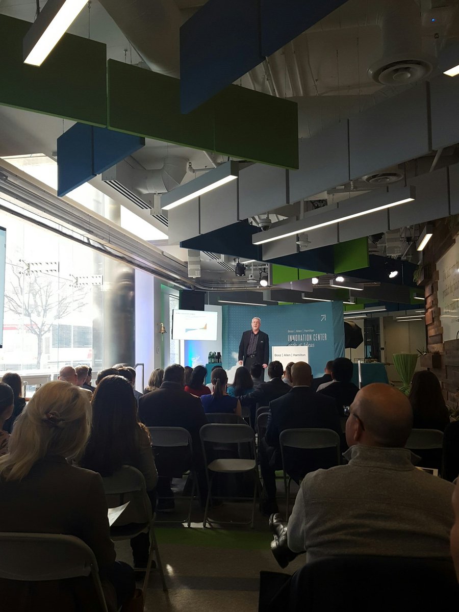 PatrickMcCleary's tweet photo. "What is the digital version of your business?" @dhinchcliffe asking key questions as @BoozAllen learns #WhyChangeIsHard https://t.co/4ro5EgYgxz