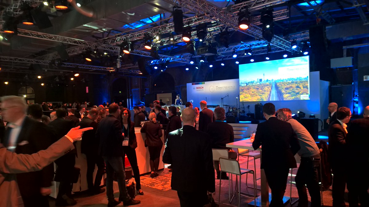 roschi0's tweet photo. #bcx17 #bcw17 hacking done for the first day. Now enjoy. https://t.co/LvYi6KIOJi