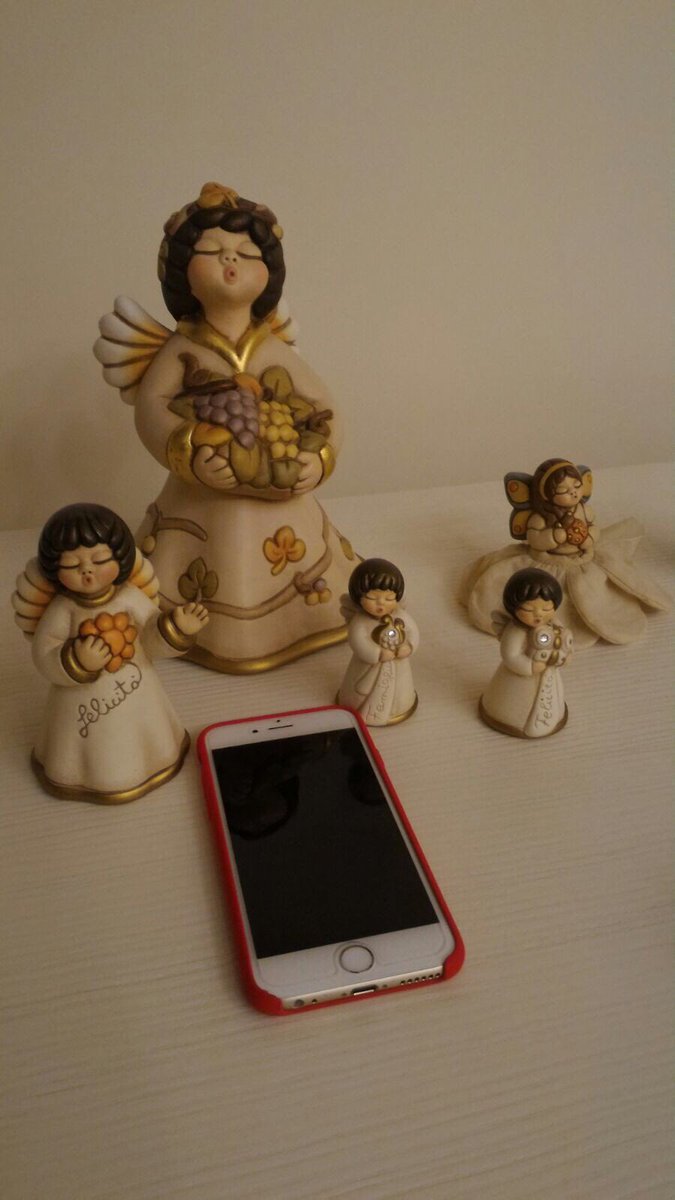 isha_GeA's tweet photo. #iThun 📱🙋🏻
(#iPhone #Thun ) https://t.co/JoWvUCumSl