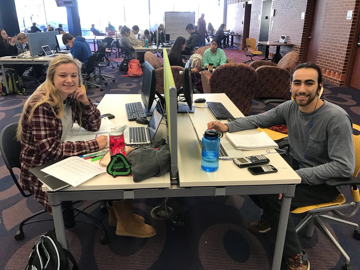GCGoGreen's tweet photo. GC students have been caught #GreenHanded today. Keep those reusable water bottles handy! https://t.co/dP03nO9l3I