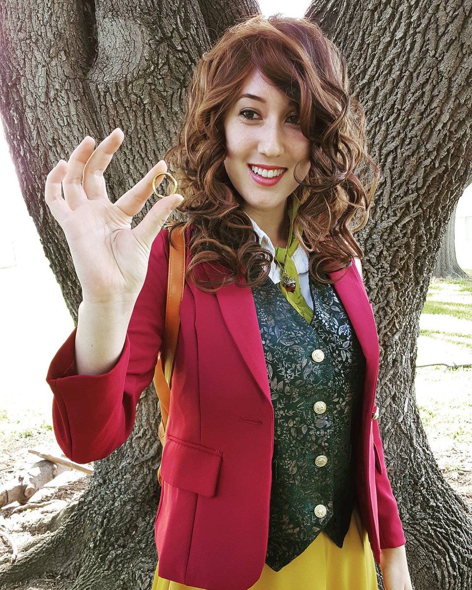 CKnight_Art's tweet photo. "Home is now behind you; the world is ahead." -J.R.R. Tolkien
#thehobbit
#hobbitcosplay #middleearthcosplay https://t.co/REZj1wTuHb