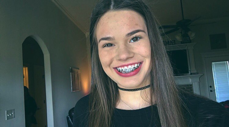 madiiison8's tweet photo. #SelfieForSeb  hiii :) https://t.co/GWZbwdlLzd