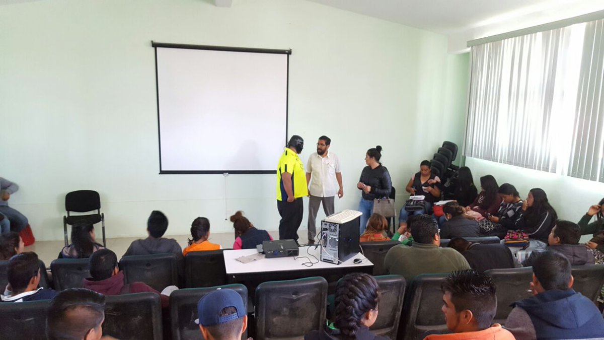 ChuyRtn's tweet photo. Nuestro reconocimiento a la @SSDurango por el apoyo esta mañana con las dinámicas informativas con los alumnos de @CECyTEDurango #ColHidalgo https://t.co/ByUAx0Wii8