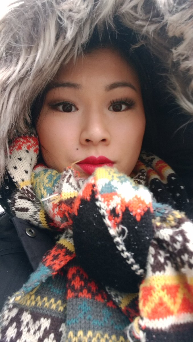 KimRochon1's tweet photo. Today is a Marilyn Monroe day. #makeup #practicemakeup #estheticianstudent
It could be a everyday make up as a wedding makeup. https://t.co/OYuXF3aD7i