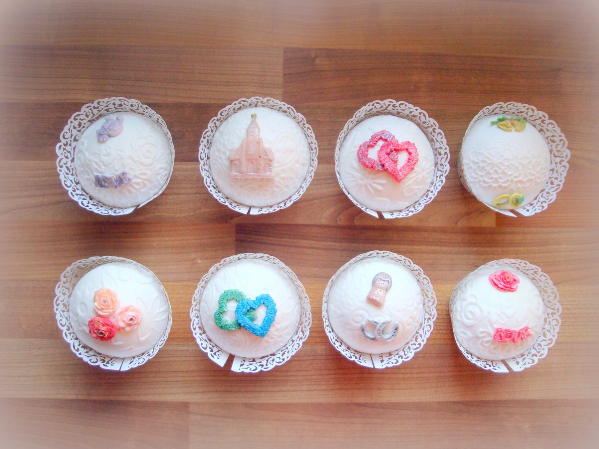 NutsAboutTruffs's tweet photo. Hi @WeddingHour - introducing our wedding favours and cupcakes, made with lots of love for newlyweds-to-be #weddinghour #weddingWednesday https://t.co/WZ2xBwCHkY