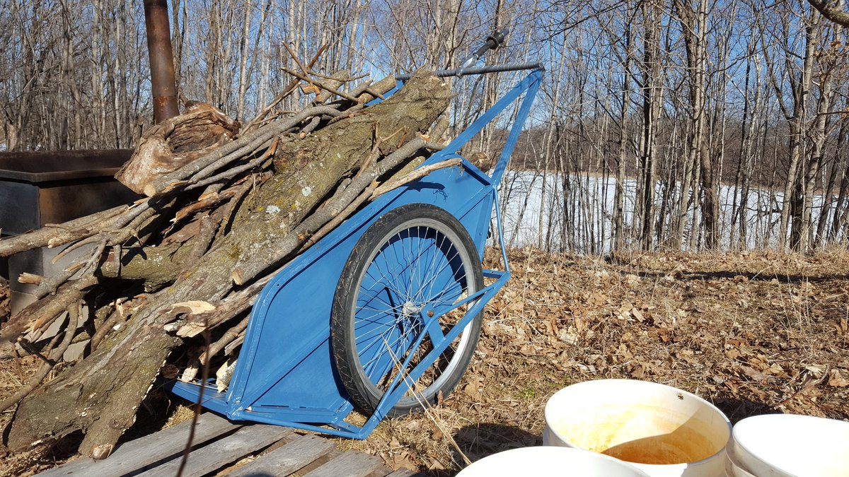 bfc_Steve's tweet photo. And yes, this trailer easily comes off the bike and becomes a handy garden cart, that dumps the load. https://t.co/Dbic2CiQdc