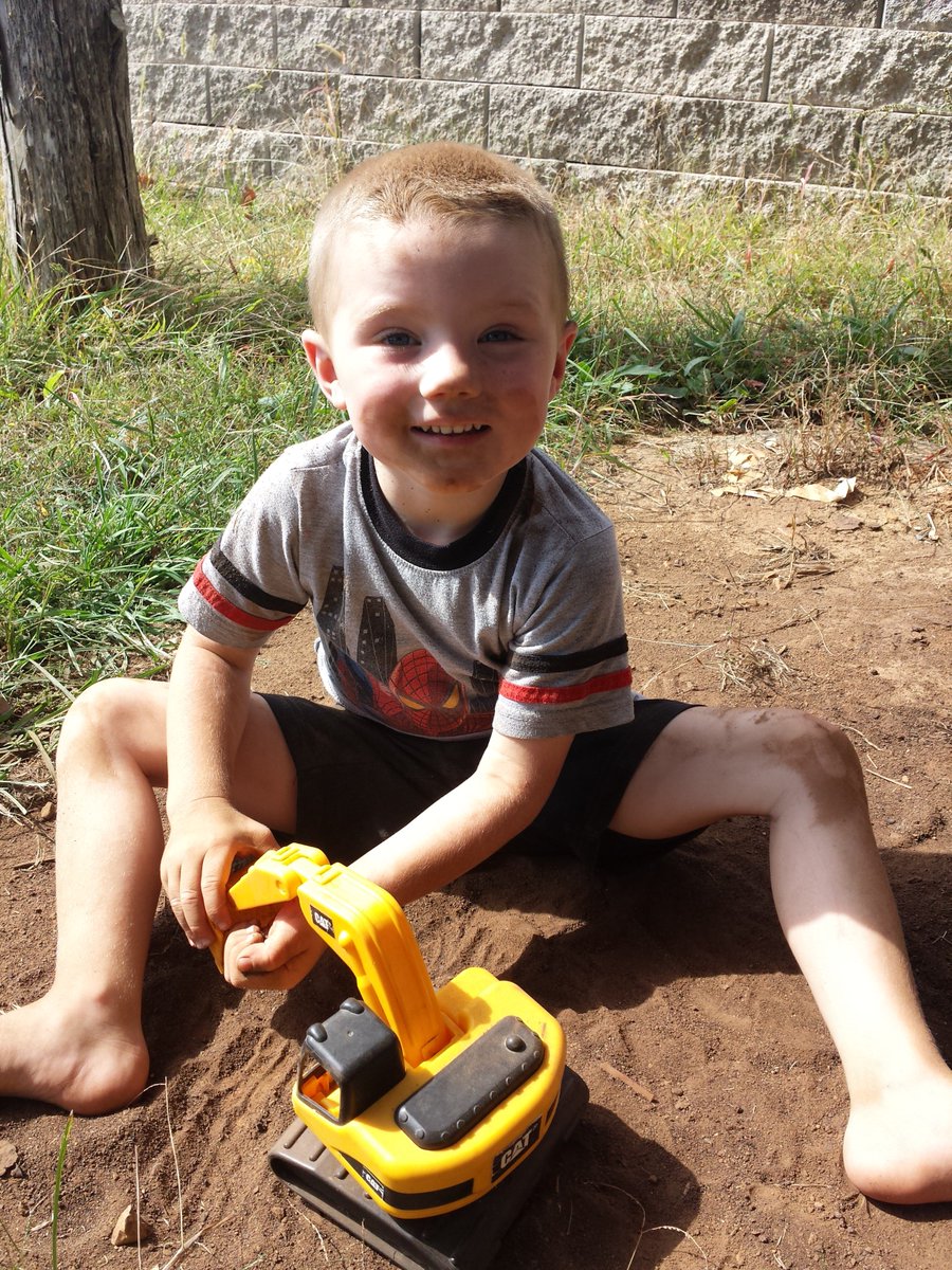 farmwives's tweet photo. My little excavator, digging up dinosaur bones, kind of... https://t.co/334GOG9g4i #Cattle #writerslife #farming #parenting #yardoftheyear https://t.co/rVUz04K66c