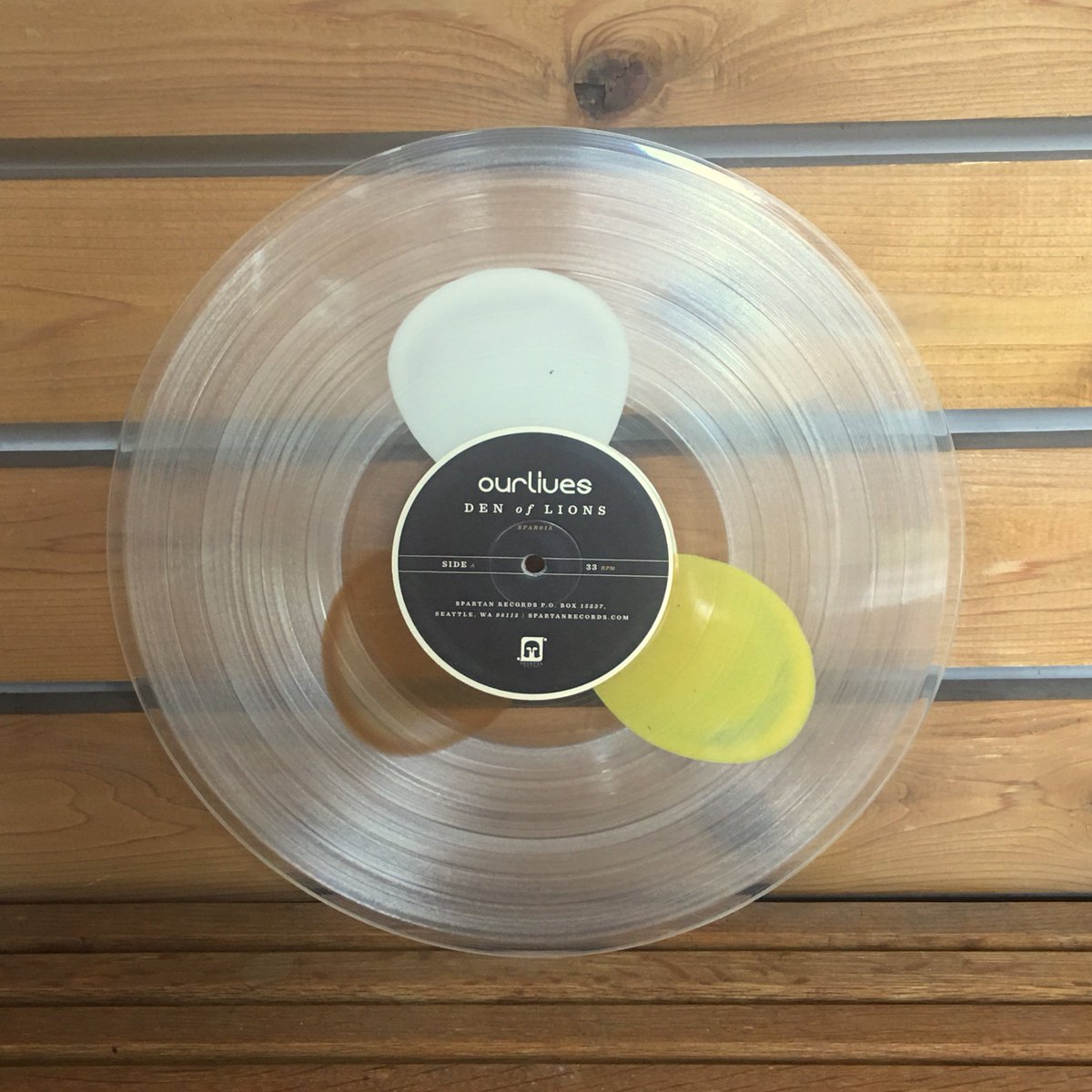 Just unearthed this <a href="/ourlivesband/">Ourlives</a> #DenofLions "circles" variant which has long been sold out and it's up for grabs! spr.tn/denoflions