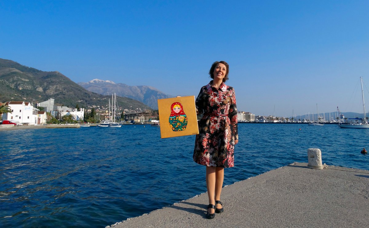 YolandysDream's tweet photo. Me, my new artwork and sunny weather in #Montenegro
#matreshka #babushkadoll #tivat https://t.co/NuoI3U1T0E