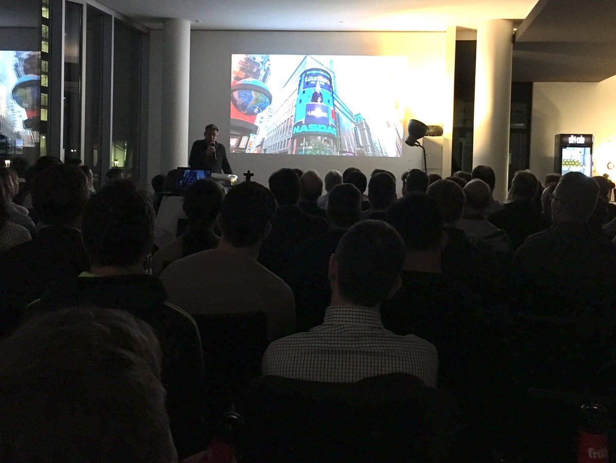 Motivierende Vorträge von <a href="/frank_thelen/">Frank Thelen</a> und <a href="/martchouk/">Localhost</a> beim heutigen #itflash von @itemis und <a href="/scopevisio/">Scopevisio</a> in den Räumen von @BonnHub