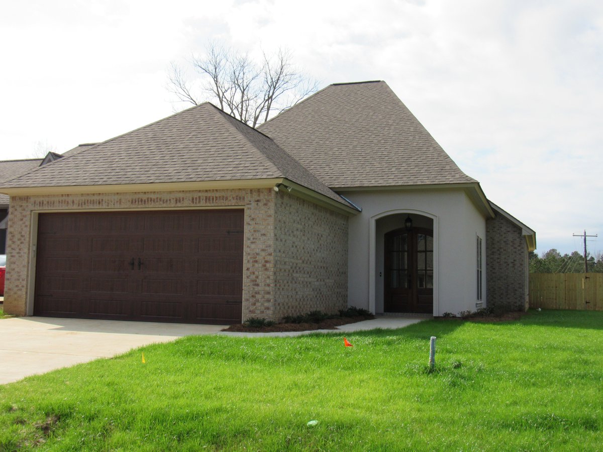 RhodesProp_Dev's tweet photo. Looking for a home in Ruston Louisiana?? We've got you covered! Contact us today for more information! #TeamRP #RhodesProperties https://t.co/5G9txaCrbJ