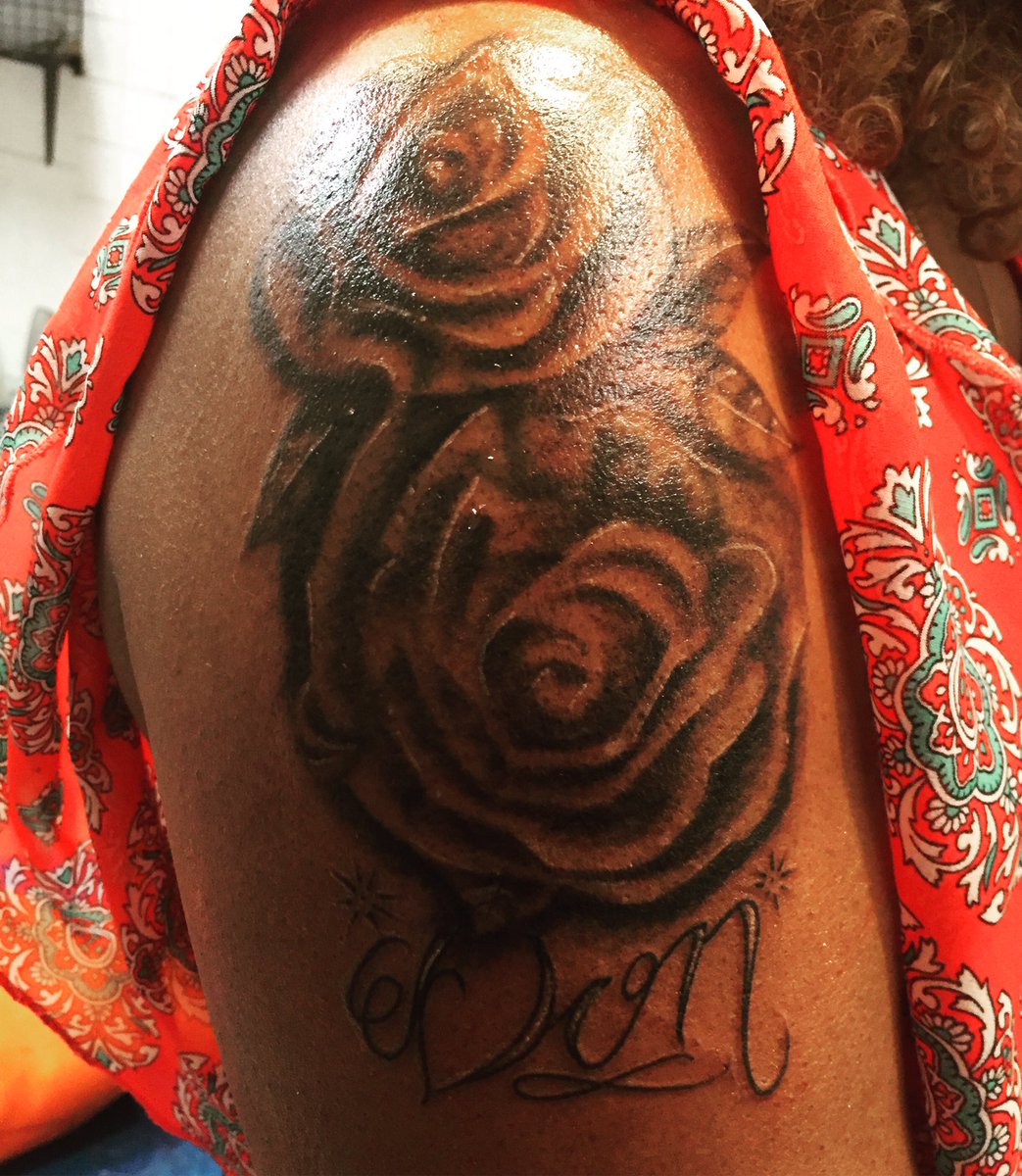 TattGang_ink's tweet photo. #rosetattoo #coveruptattoo #tattoo #tattooart #tattoodesign #chicagotattoo #chicagotattooartist #ink  #tattgangrosado #tattganginkorporated https://t.co/4rGyt1LSHy