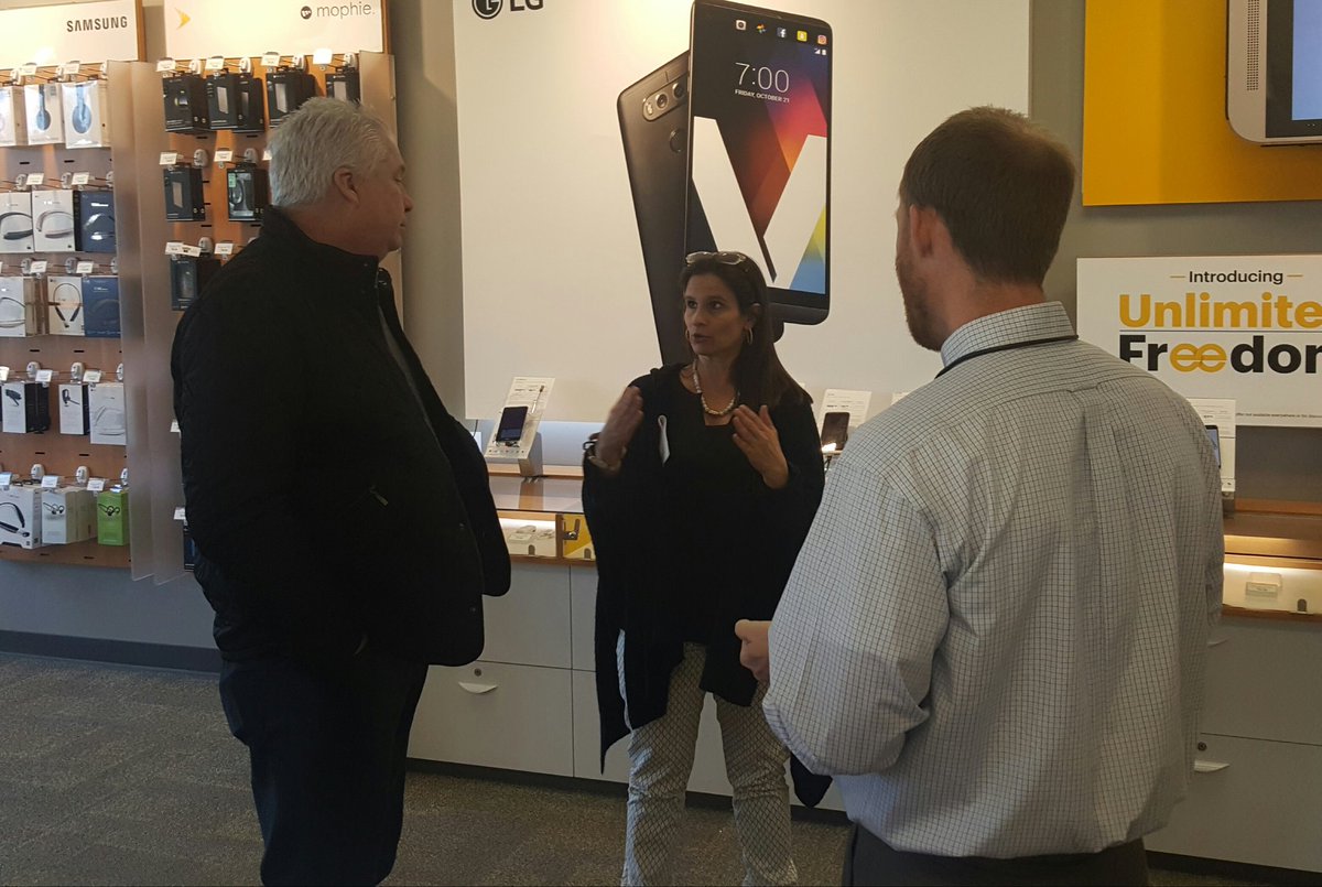 MichaelMiess1's tweet photo. Excited to have @jajones83 in Charlotte today! He heard from @sgonyer12 about how we're taking share from VZ, ATT, and TMO. #GoSprint https://t.co/r59kd3qY83
