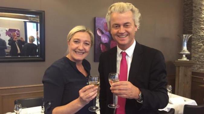 ❌ RÉSULTAT Aux #PaysBas #Wilders et le #PVV sont loin des sommets attendus! Au nom du peuple, vous pouvez partir #Lepen 😂 
#LaFaceCachéeDuFN