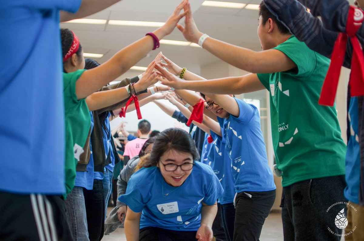 AFCTeensCon's tweet photo. Senior Conference getting to know each other through some REC games! Got SPIRIT?? #Teamwork #TC17IfOnly https://t.co/35TgWXaxdK