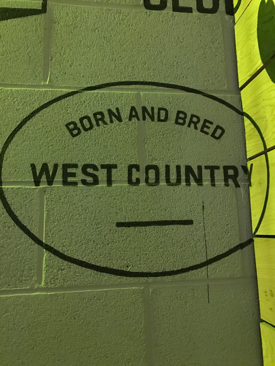 LucyMaitre's tweet photo. Very few people would appreciate these photos... @behughesey and myself are 2 #westcountrygirls #ooarooar https://t.co/DV4TitLdtz