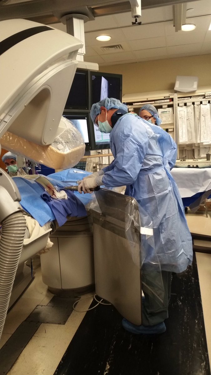 VIRChicago's tweet photo. Sacral fracture screw fixation by #irad @Invasvmd_IR using Xperguide. What else can IR fix #withoutascalpel ? https://t.co/aDLcyChJMO