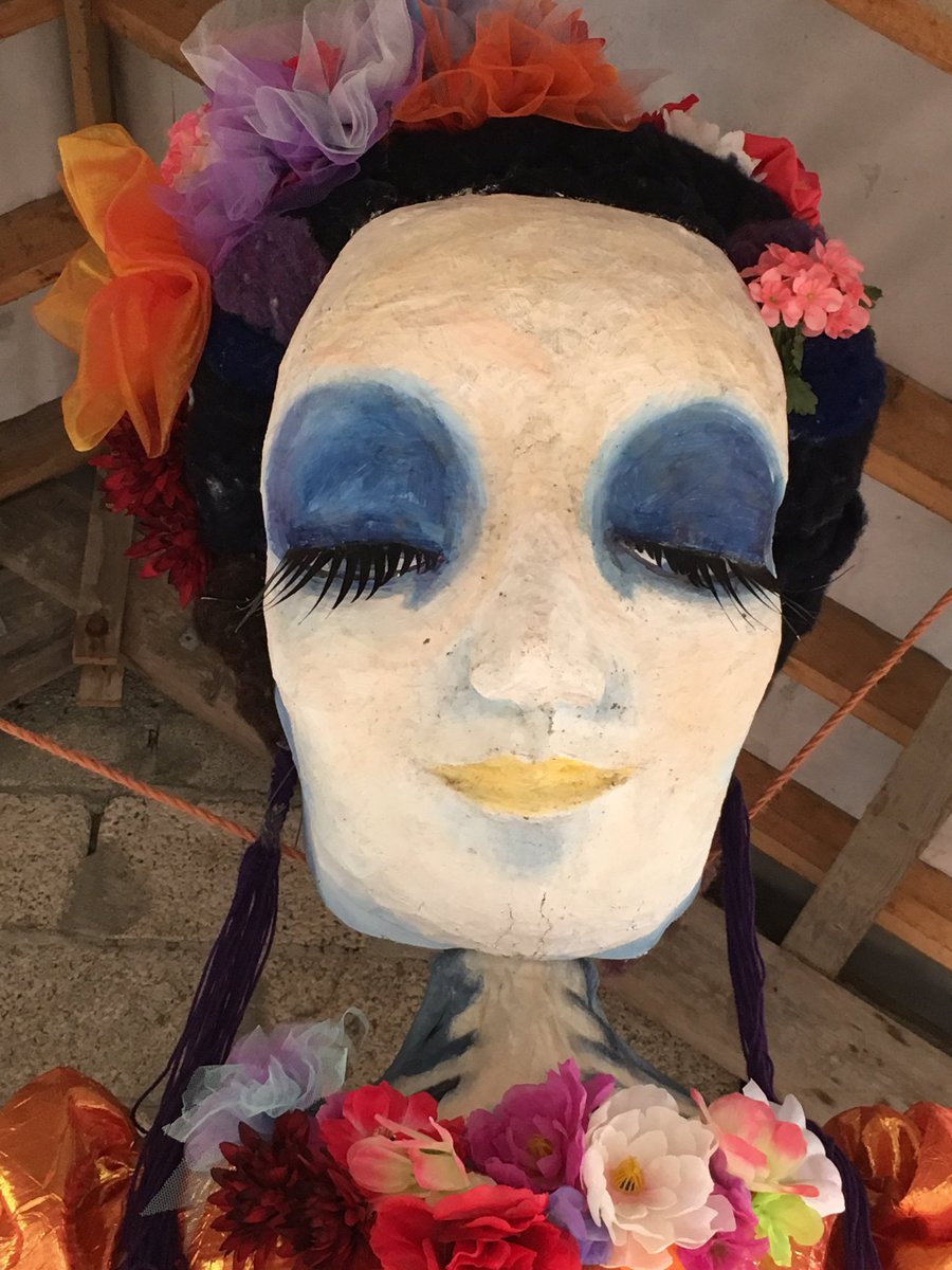 LevisBallydehob's tweet photo. La Catrina. She's ready. Are you. Ballydehob Jazz Fest '17 MAY BH wkend. https://t.co/LgfCkeahwm. https://t.co/nEfI5lO7YV https://t.co/6zbYFBoNQF