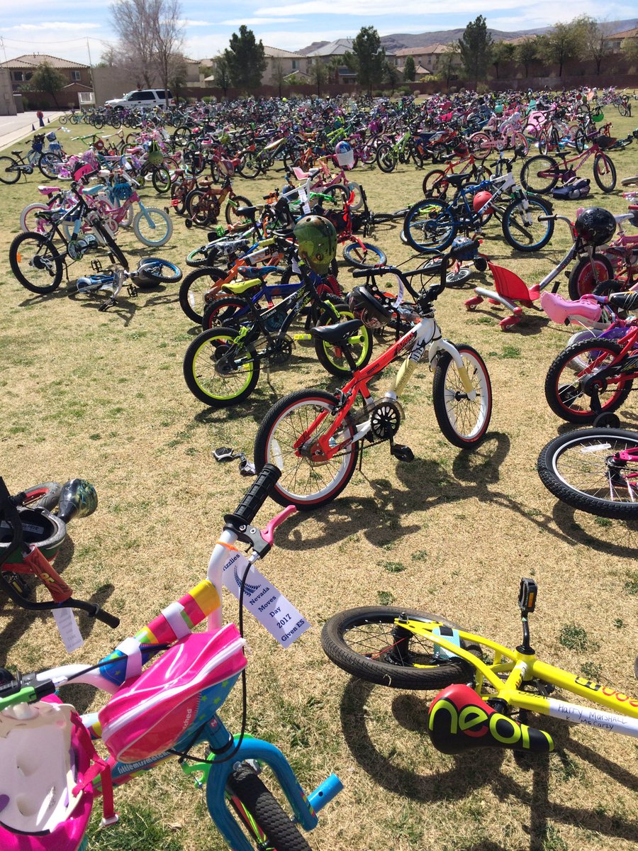 Givens_ES's tweet photo. Only a few kids brought bikes to school today...#nevadamovesday https://t.co/SGZKpDw9hH