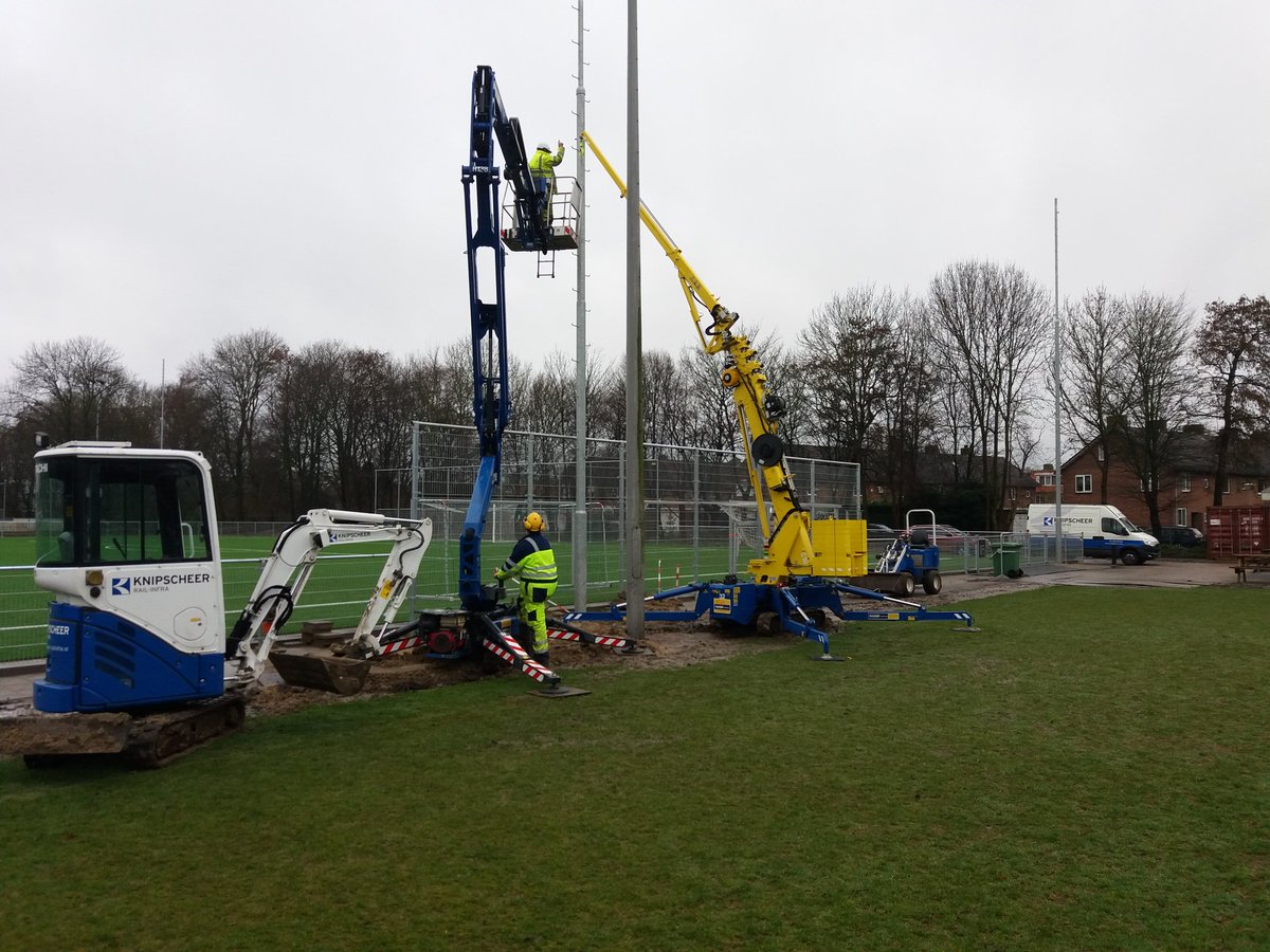 Knipscheer RailInfra (@knipscheer_rail) on Twitter photo In opdracht van SPORT-Technologie heeft <a href="/Knipscheer_Rail/">Knipscheer RailInfra</a> nieuwe lichtmasten geplaatst op de velden van SC Badhoevedorp. In opdracht van SPORT-Technologie heeft <a href="/Knipscheer_Rail/">Knipscheer RailInfra</a> nieuwe lichtmasten geplaatst op de velden van SC Badhoevedorp.