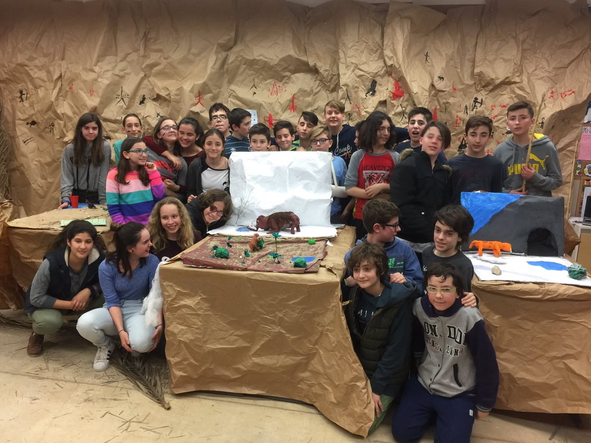 carolinesescola's tweet photo. La classe de 1rB satisfeta i contenta després de la jornada de #presentacioprojectes https://t.co/6WBKNzJYWQ