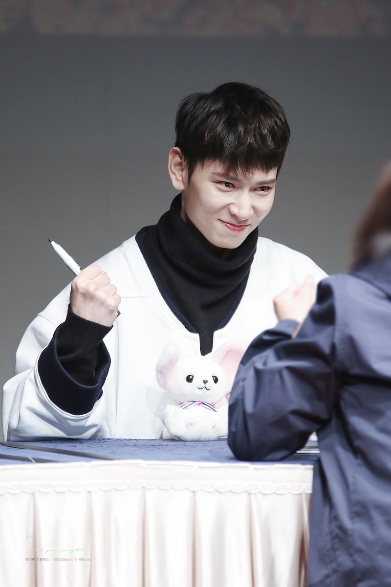 crossgenepics's tweet photo. seyoung — 170310

cr. peter pan complex https://t.co/JFdssHykQ1