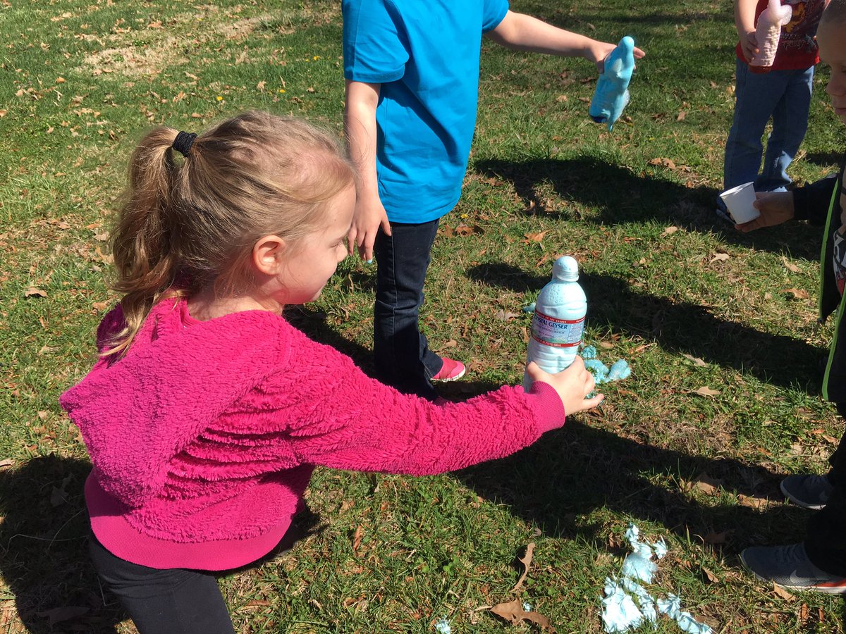 loriwarren74's tweet photo. My kindergarteners have been doing an author study on Dr. Seuss. We read Horton Hears a Who and made elephant toothpaste!!!! https://t.co/aqr7OpWodn