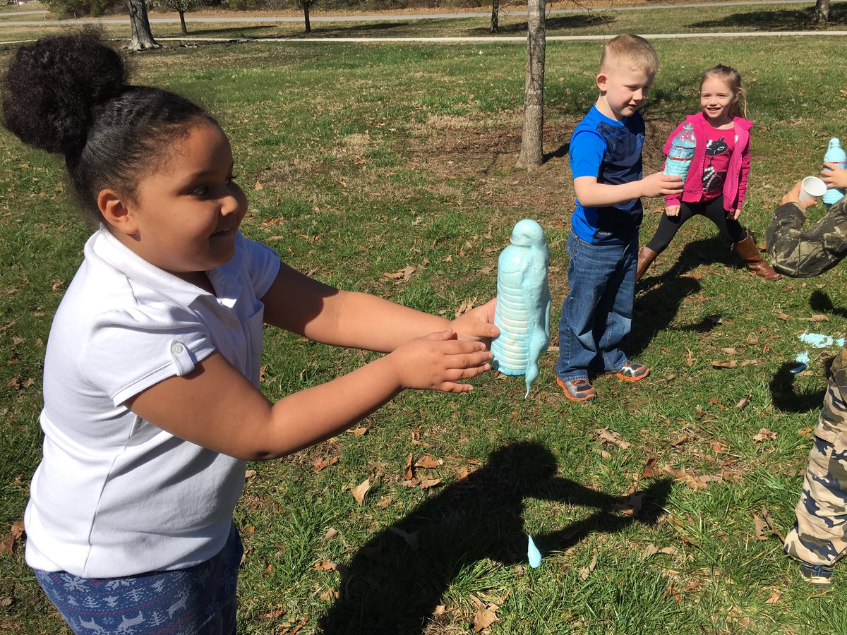 loriwarren74's tweet photo. My kindergarteners have been doing an author study on Dr. Seuss. We read Horton Hears a Who and made elephant toothpaste!!!! https://t.co/aqr7OpWodn