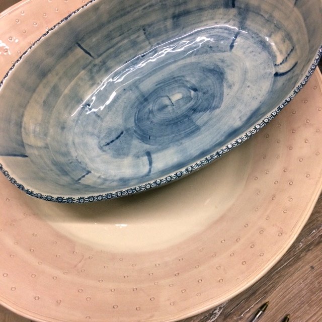 MirandaBerrow1's tweet photo. Busy making as BIG a Dish as I can fit in the kiln@ Miranda Berrow Ceramics https://t.co/3KZH9FsaGp