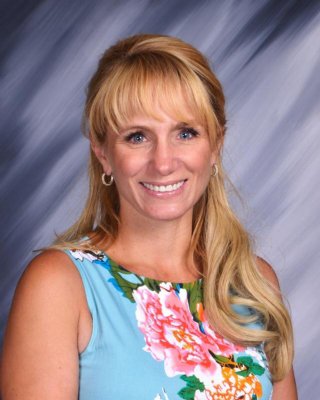 BVSDcolorado's tweet photo. Congrats to Emerald Elem. Principal Samara Williams on being honored with the Heart of Broomfield Education Award. https://t.co/fmzCfYWOqQ https://t.co/yQoI31dXyw