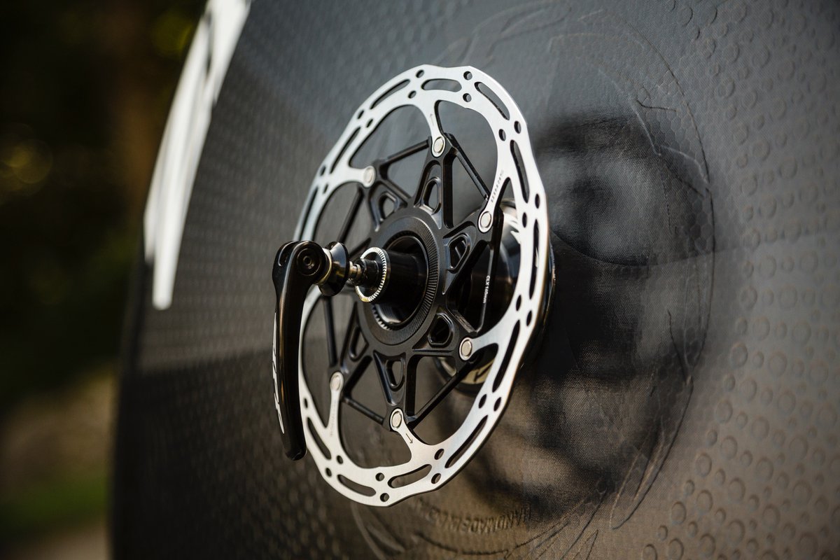 ZippSpeed's tweet photo. Learn about our #discdisc, Carbon Clincher https://t.co/0Dq7e4jHNF or Tubular https://t.co/Xyrdkw0OXb 📷 Victor Lucas https://t.co/aWErvHYmww