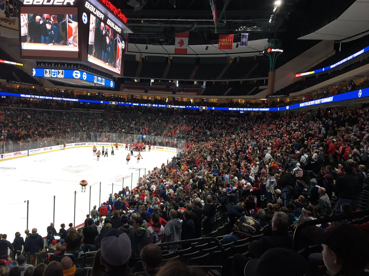slorntson's tweet photo. Final score 3-2 Monticello. Zephyrs waiting to move in #TheTourney17 #mshsl https://t.co/yTaEBWTUV3