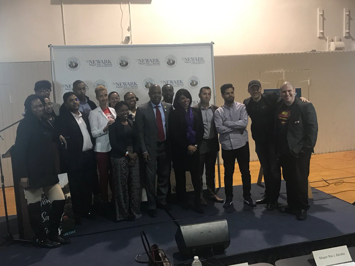 SaraJChipps's tweet photo. Huge thanks to mayor @rasjbaraka, the Newark Youth Ambassadors, and @sethwainer for talking @jewelbots today at #HackNWK. https://t.co/X4Ap4k7MQb