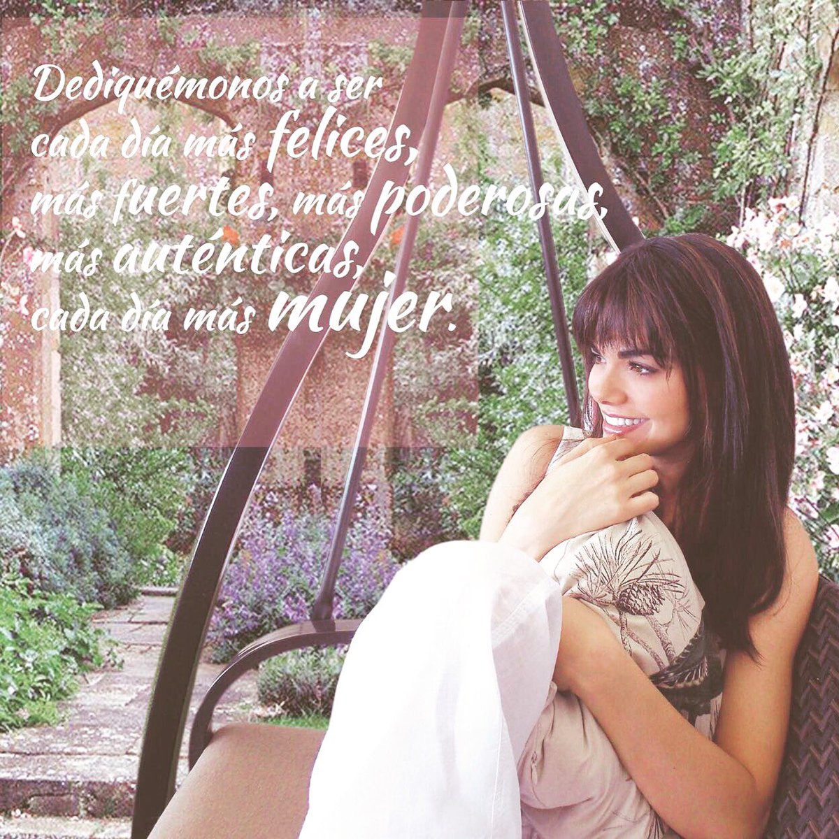 liviabritoof's tweet photo. Felices 365 días de nosotras las mujeres!!!! Se feliz... siempre! Se tú misma y cree siempre en ti y tú capacidad! https://t.co/fEEfx1YyT2