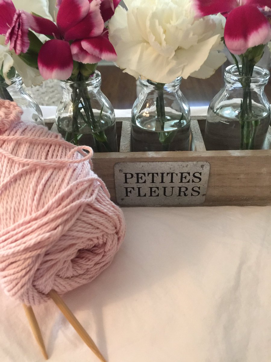 RufflesRustica's tweet image. Spring flowers, Spring Colours #RufflesRustica #knitting #yarnaddict #yarn